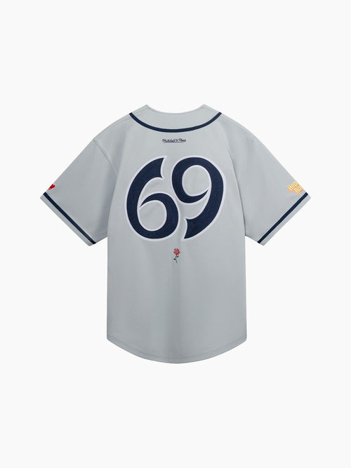 MNCLB17021_GREY0000_2_iweswc_1765233636