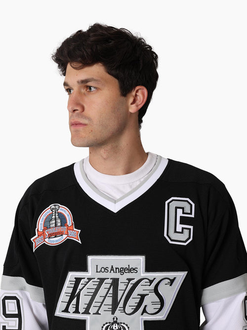 MNLK9056_BLK0000_5_xrpttf_1761194957